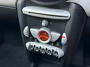 Used 2010 MINI Hatch Cooper Camden White Silver - Interior and Exterior details 11