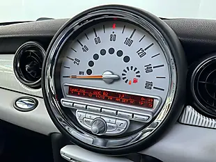 Used 2010 MINI Hatch Cooper Camden White Silver - Interior and Exterior details 12
