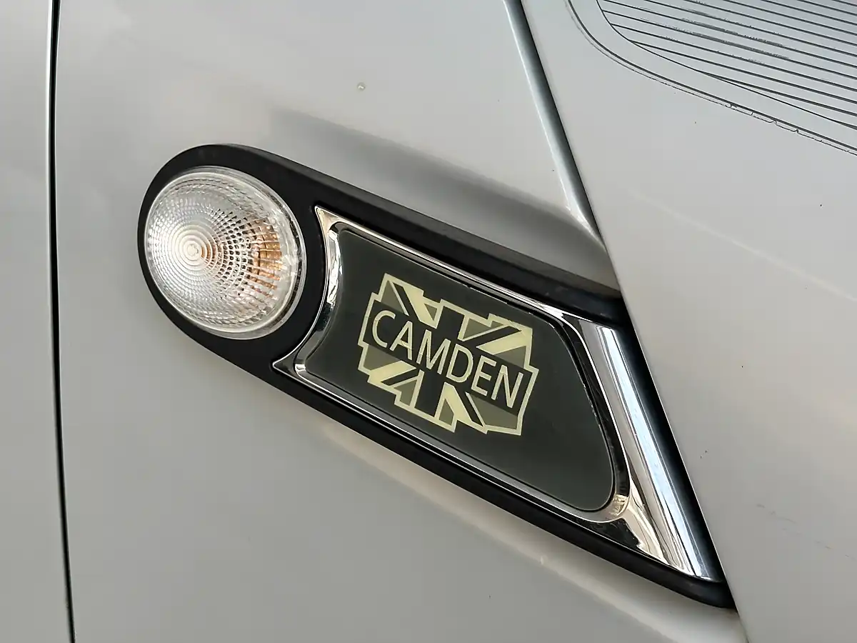 Used 2010 MINI Hatch Cooper Camden White Silver - Interior and Exterior details 19