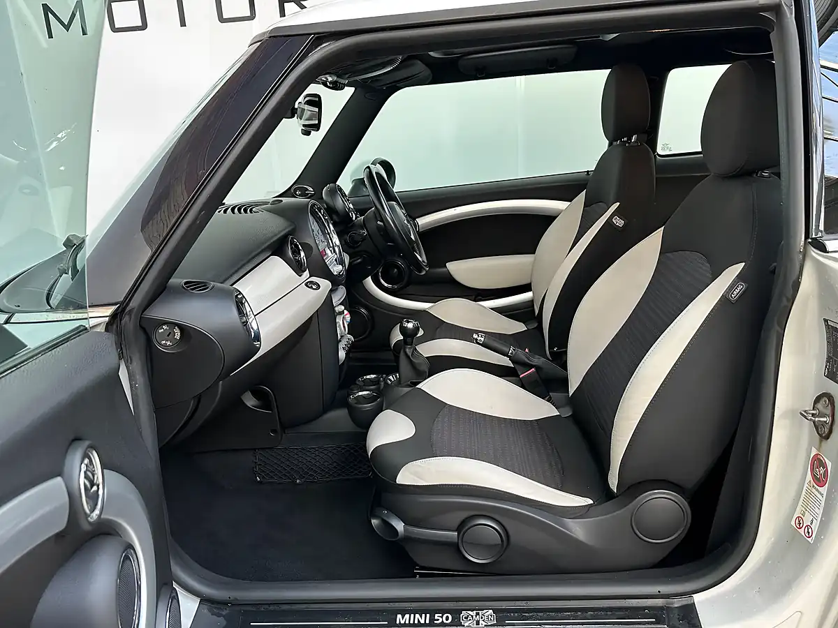 Used 2010 MINI Hatch Cooper Camden White Silver - Interior and Exterior details 9