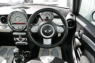 Used 2010 MINI Hatch Cooper Camden White Silver - Interior and Exterior details 14