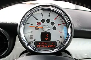 Used 2010 MINI Hatch Cooper Camden White Silver - Interior and Exterior details 15