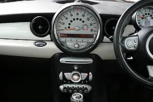 Used 2010 MINI Hatch Cooper Camden White Silver - Interior and Exterior details 16