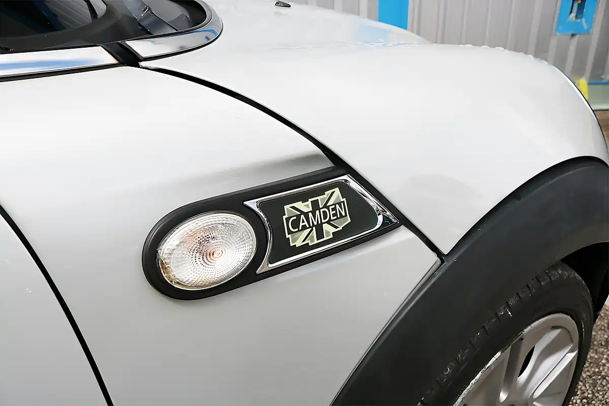 Used 2010 MINI Hatch Cooper Camden White Silver - Interior and Exterior details 2