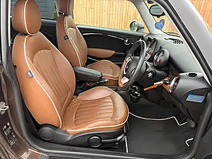 Used 2010 MINI Hatch Cooper Mayfair 50th Edition Brown - Interior and Exterior details 12