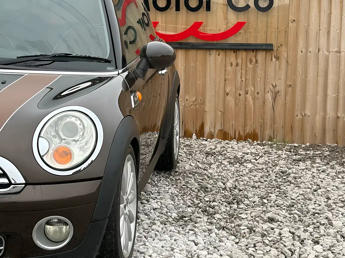 Used 2010 MINI Hatch Cooper Mayfair 50th Edition Brown - Interior and Exterior details 5