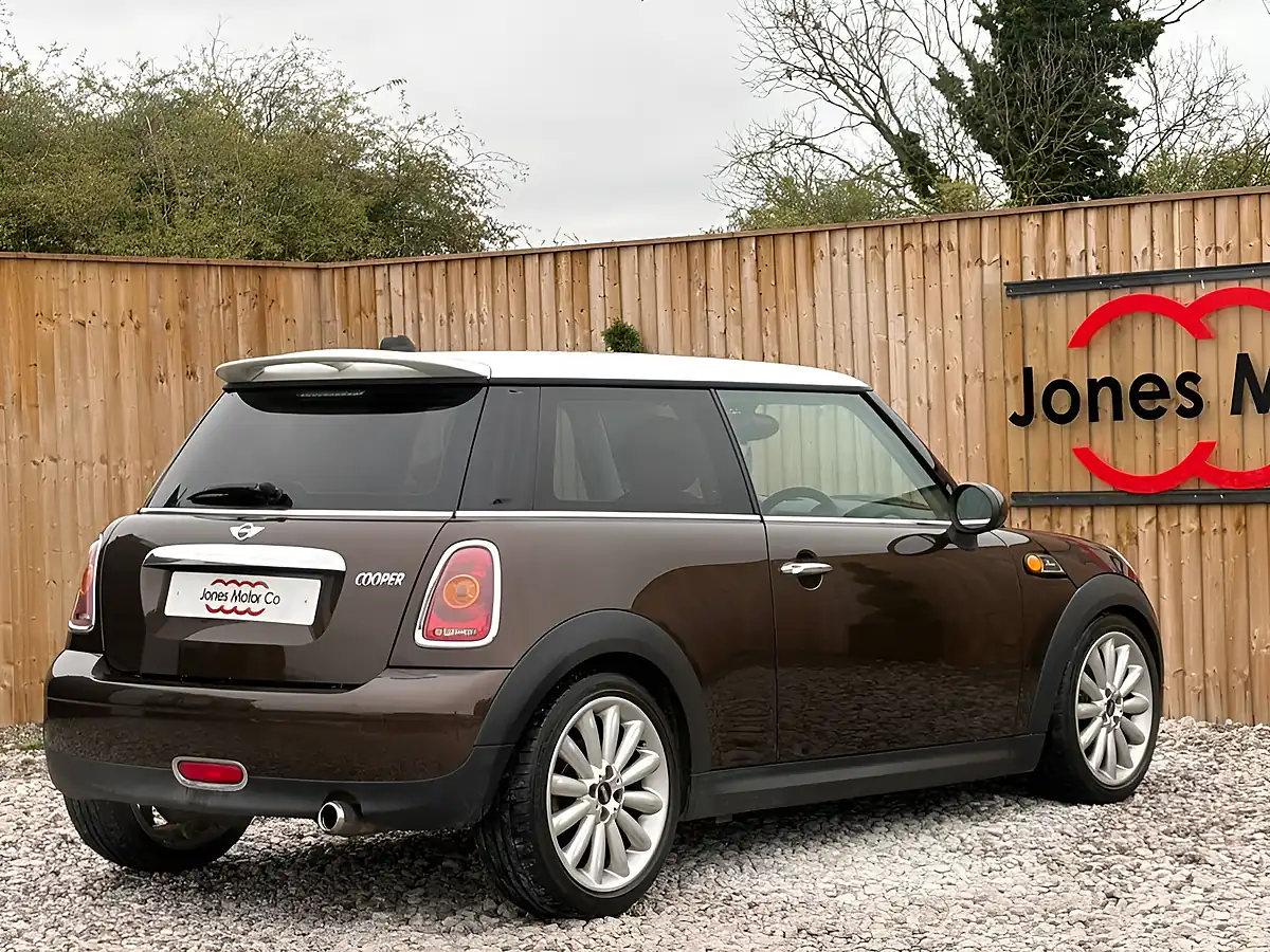 Used 2010 MINI Hatch Cooper Mayfair 50th Edition Brown - Interior and Exterior details 8