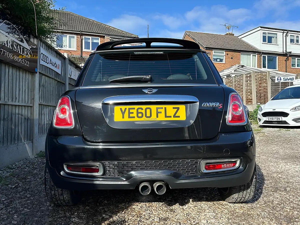 Used 2010 MINI Hatch Cooper S Black - Interior and Exterior details 12