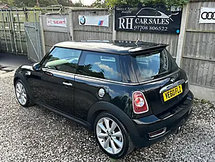 Used 2010 MINI Hatch Cooper S Black - Interior and Exterior details 7