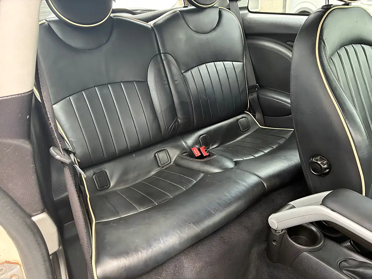Used 2010 MINI Hatch Cooper S White - Interior and Exterior details 19