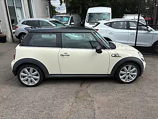 Used 2010 MINI Hatch Cooper S White - Interior and Exterior details 2