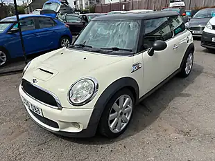 Used 2010 MINI Hatch Cooper S White - Interior and Exterior details 7