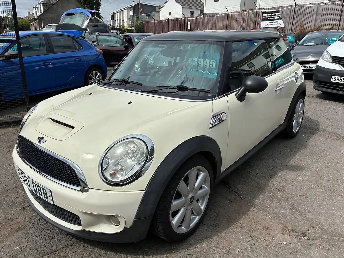 Used 2010 MINI Hatch Cooper S White - Interior and Exterior details 8