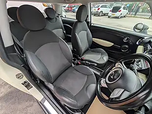 Used 2010 MINI Hatch Cooper White - Interior and Exterior details 13