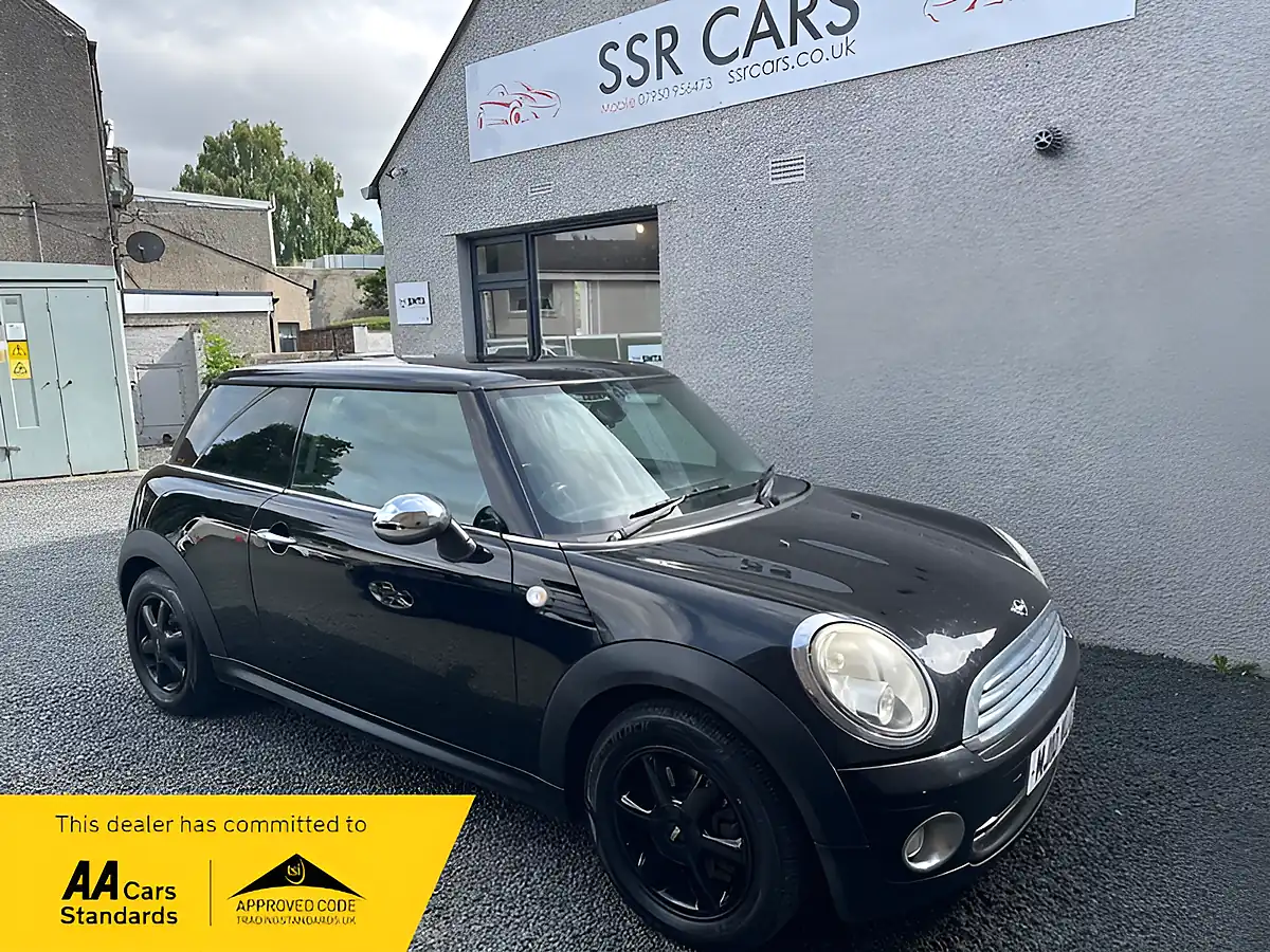 Used 2010 MINI Hatch One Black - Front View