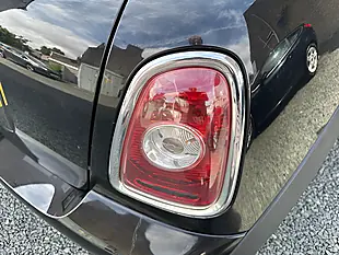 Used 2010 MINI Hatch One Black - Interior and Exterior details 10
