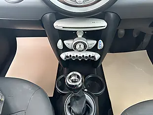 Used 2010 MINI Hatch One Black - Interior and Exterior details 14