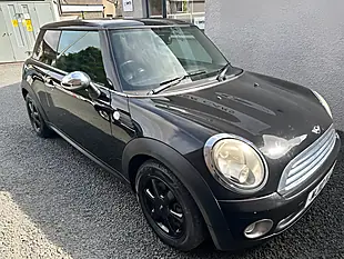 Used 2010 MINI Hatch One Black - Interior and Exterior details 2