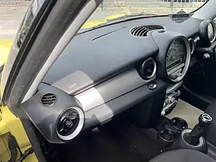 Used 2010 MINI Hatch One (pepper Pack) Interchange Yellow - Interior and Exterior details 12