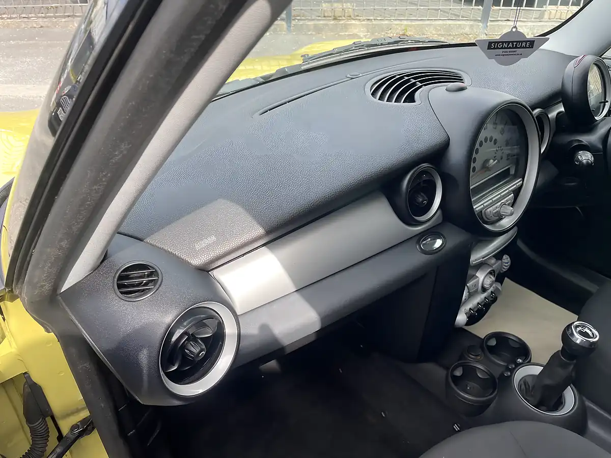 Used 2010 MINI Hatch One (pepper Pack) Interchange Yellow - Interior and Exterior details 12