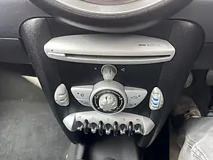 Used 2010 MINI Hatch One (pepper Pack) Interchange Yellow - Interior and Exterior details 17