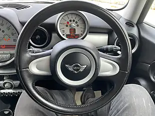 Used 2010 MINI Hatch One (pepper Pack) Interchange Yellow - Interior and Exterior details 19