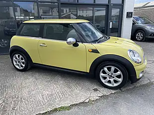 Used 2010 MINI Hatch One (pepper Pack) Interchange Yellow - Interior and Exterior details 2