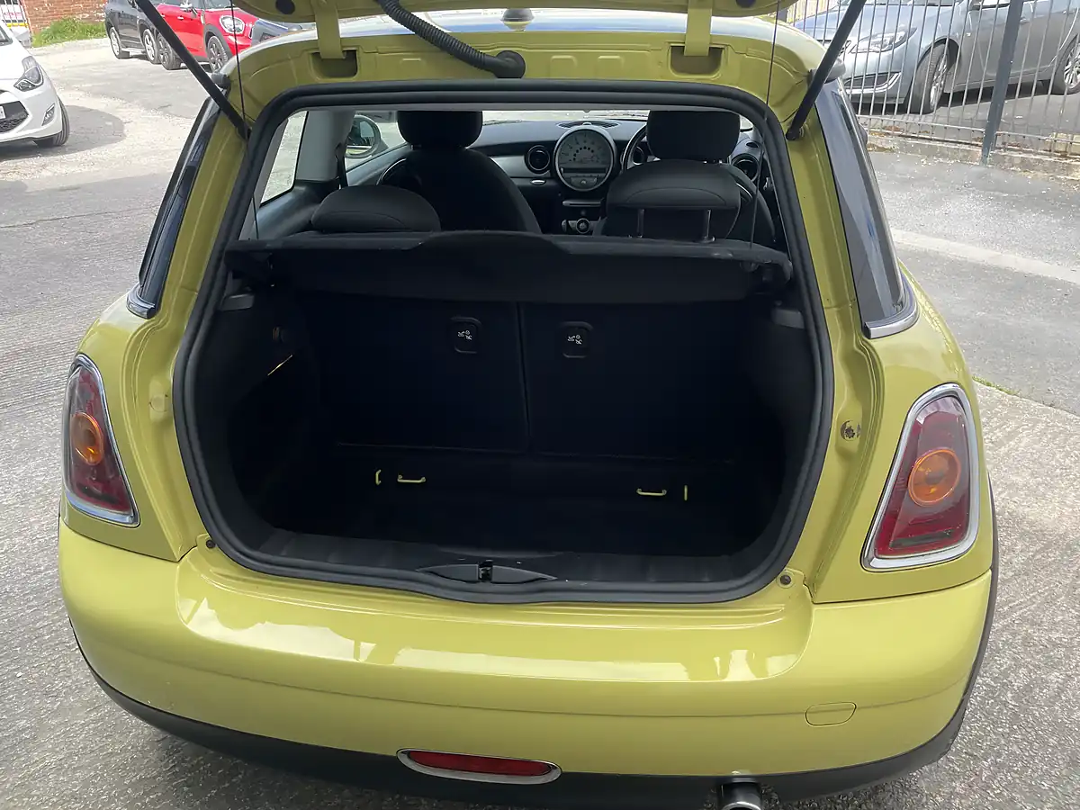 Used 2010 MINI Hatch One (pepper Pack) Interchange Yellow - Interior and Exterior details 7