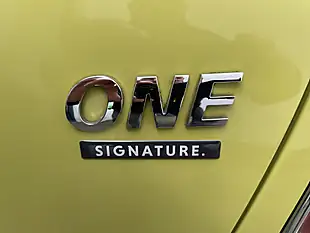 Used 2010 MINI Hatch One (pepper Pack) Interchange Yellow - Interior and Exterior details 8