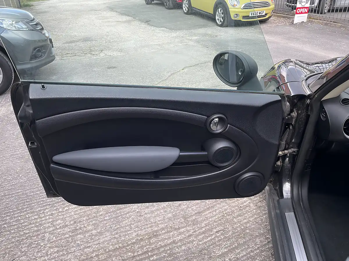 Used 2010 MINI Hatch One (pepper Pack) Midnight Black Metallic - Interior and Exterior details 11