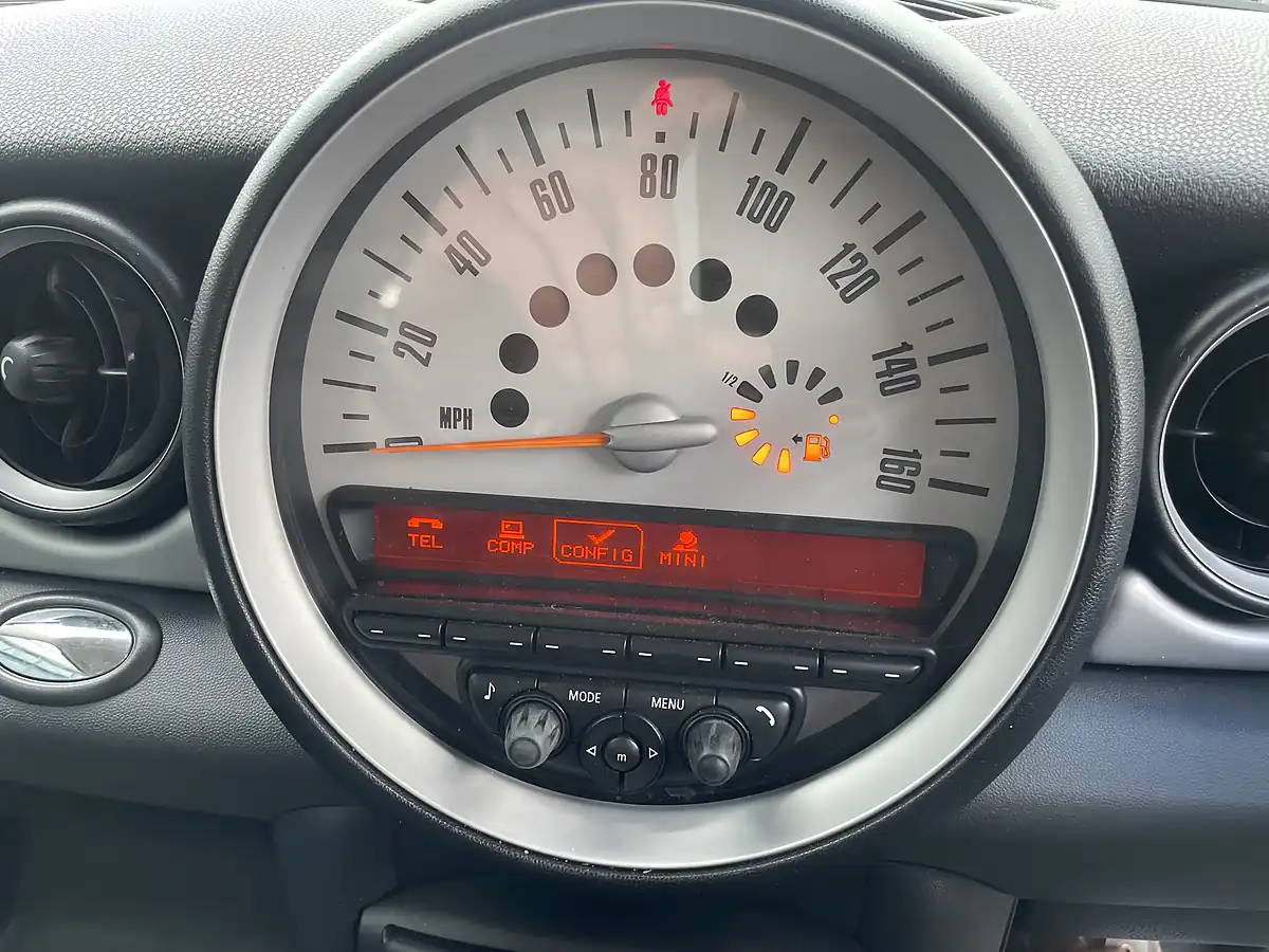 Used 2010 MINI Hatch One (pepper Pack) Midnight Black Metallic - Interior and Exterior details 14