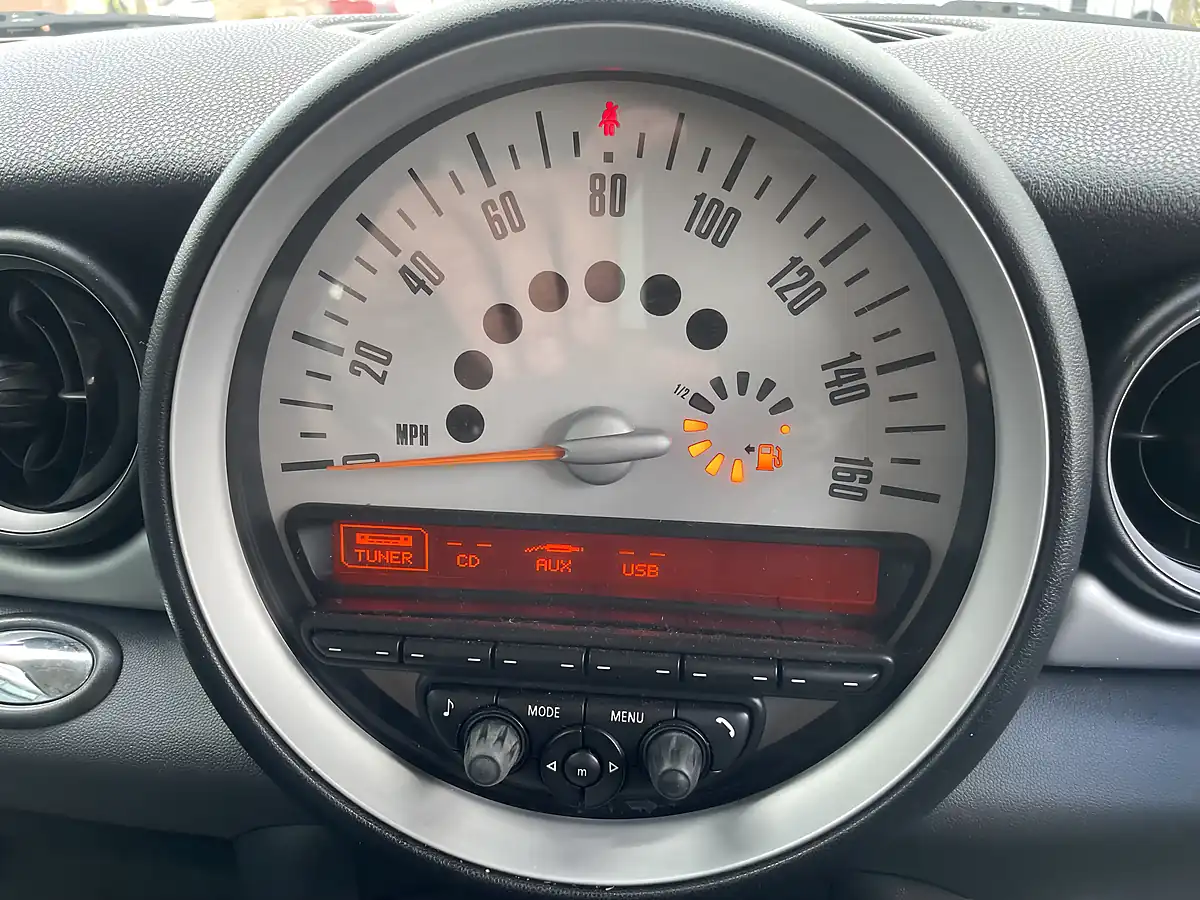 Used 2010 MINI Hatch One (pepper Pack) Midnight Black Metallic - Interior and Exterior details 15
