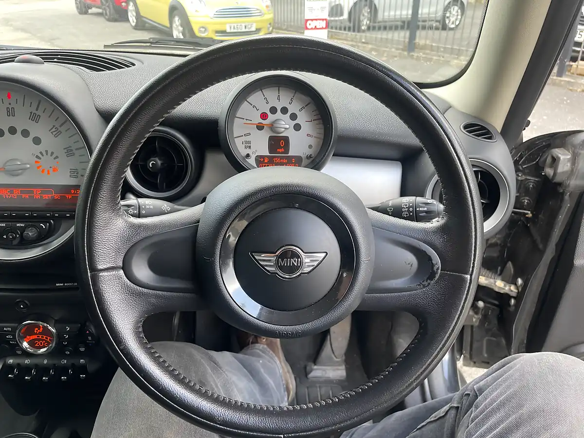 Used 2010 MINI Hatch One (pepper Pack) Midnight Black Metallic - Interior and Exterior details 18