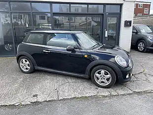 Used 2010 MINI Hatch One (pepper Pack) Midnight Black Metallic - Interior and Exterior details 2