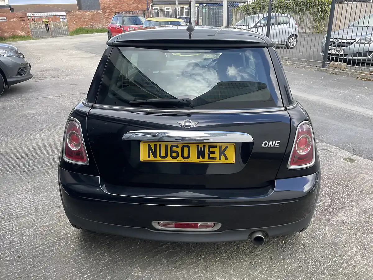 Used 2010 MINI Hatch One (pepper Pack) Midnight Black Metallic - Interior and Exterior details 6