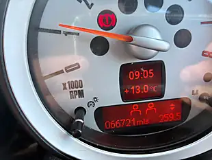 Used 2010 MINI Hatch One Silver - Interior and Exterior details 11