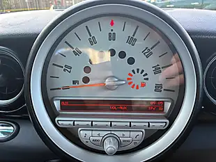 Used 2010 MINI Hatch One Silver - Interior and Exterior details 13
