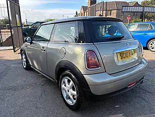 Used 2010 MINI Hatch One Silver - Interior and Exterior details 4