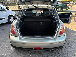 Used 2010 MINI Hatch One Silver - Interior and Exterior details 5