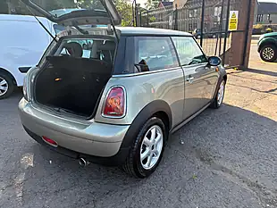 Used 2010 MINI Hatch One Silver - Interior and Exterior details 6