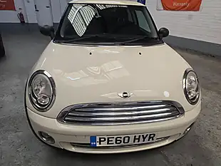 Used 2010 MINI Hatch One White - Interior and Exterior details 3