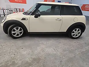 Used 2010 MINI Hatch One White - Interior and Exterior details 5