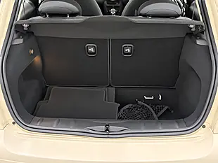 Used 2010 MINI Hatch One White - Interior and Exterior details 12