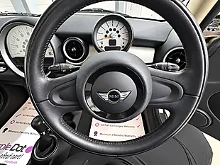 Used 2010 MINI Hatch One White - Interior and Exterior details 16