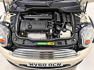 Used 2010 MINI Hatch One White - Interior and Exterior details 19