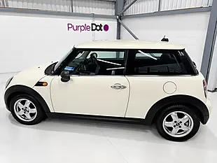 Used 2010 MINI Hatch One White - Interior and Exterior details 4