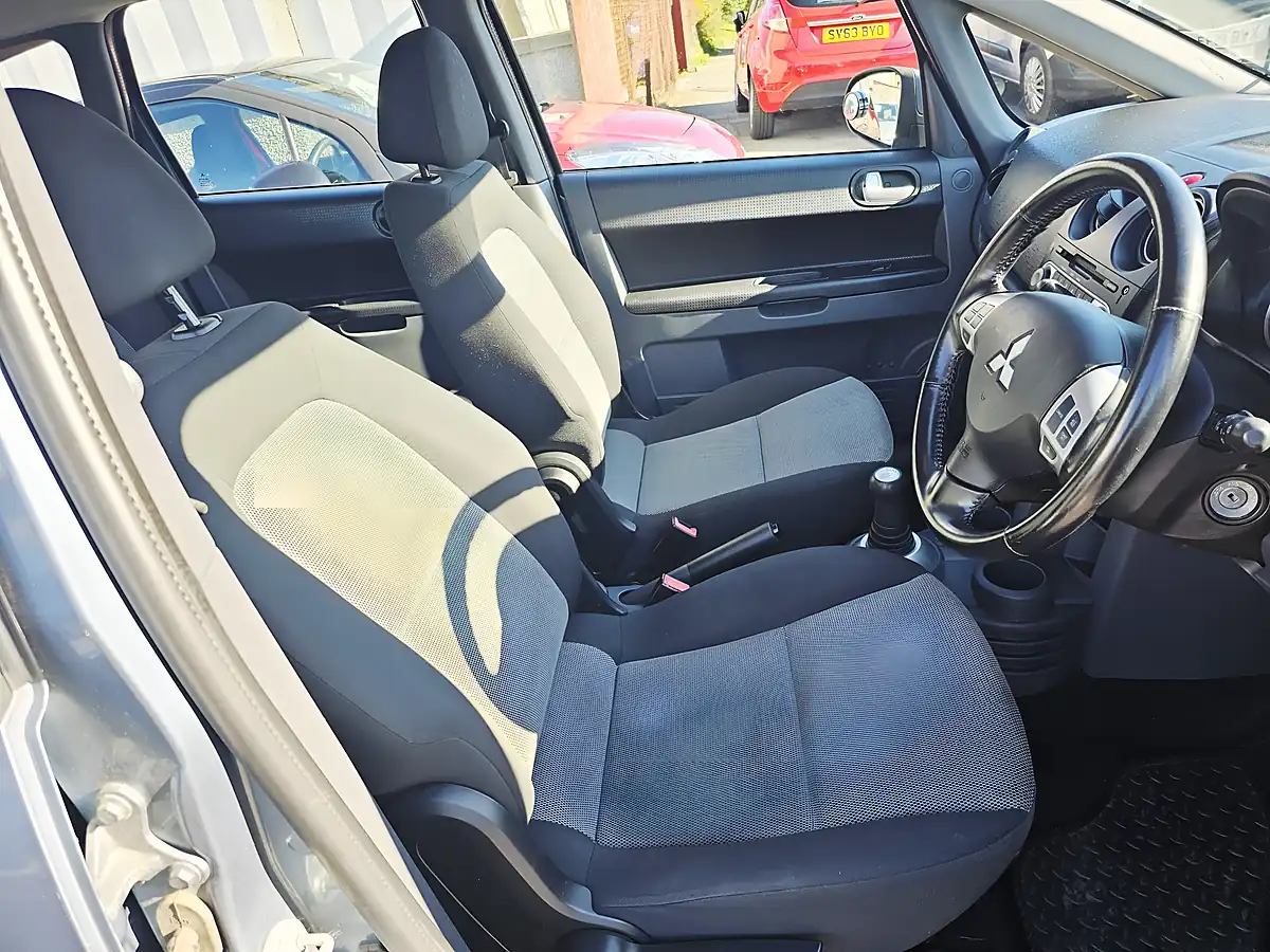 Used 2010 Mitsubishi Colt CZ2 Blue - Interior and Exterior details 9