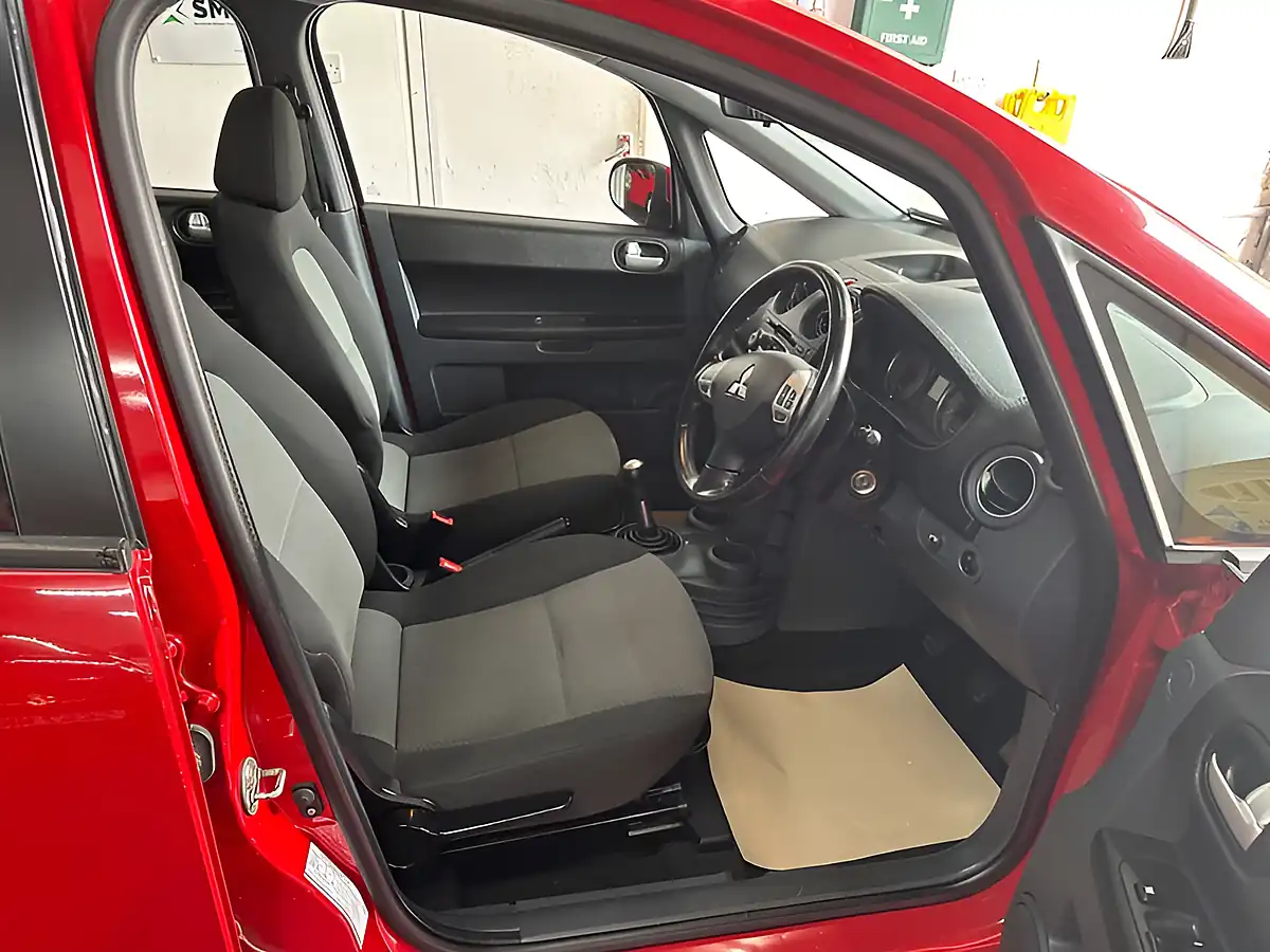 Used 2010 Mitsubishi Colt CZ2 Red - Interior and Exterior details 14