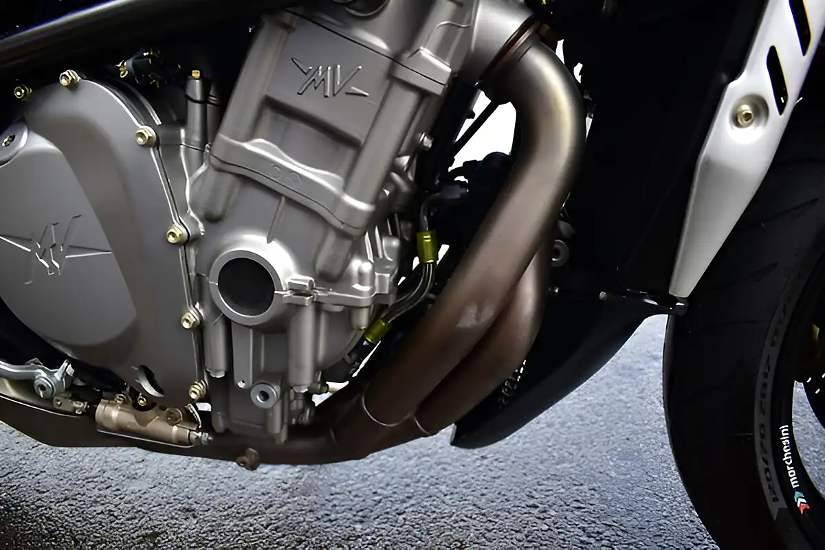 Used 2010 Mv Agusta R989 Brutale Red - Interior and Exterior details 16