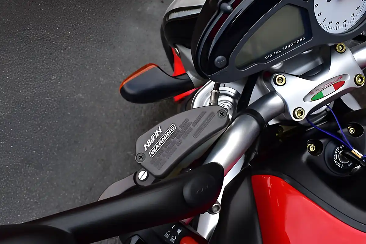 Used 2010 Mv Agusta R989 Brutale Red - Interior and Exterior details 18